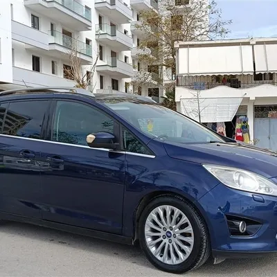 Ford C-MAX 2011 në shitje