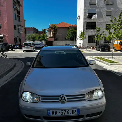 Volkswagen Golf 2001 në shitje