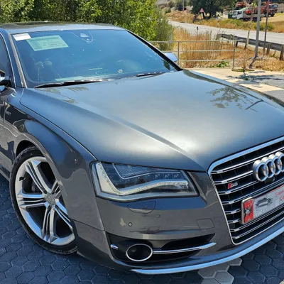Audi S8