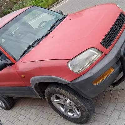 Toyota RAV4 2004 në shitje