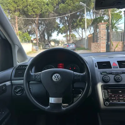 Volkswagen Touran 2009 në shitje