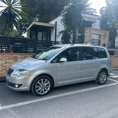 Volkswagen Touran 2009 në shitje