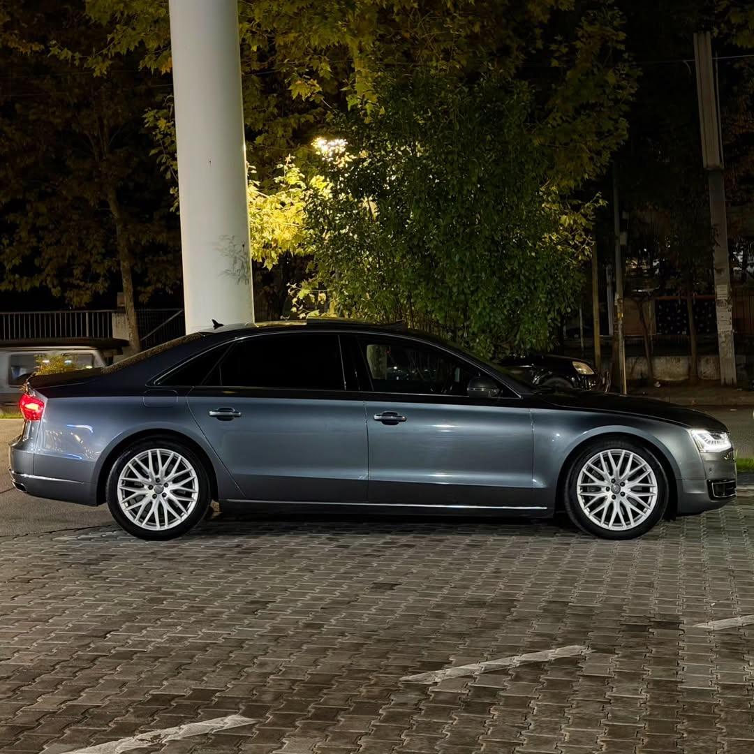 2015 Audi A8 thumbnail 5
