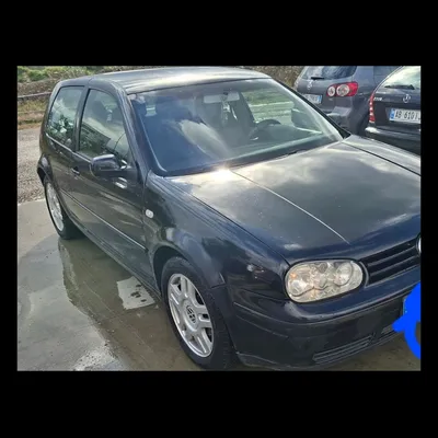 Volkswagen Golf 2000 në shitje