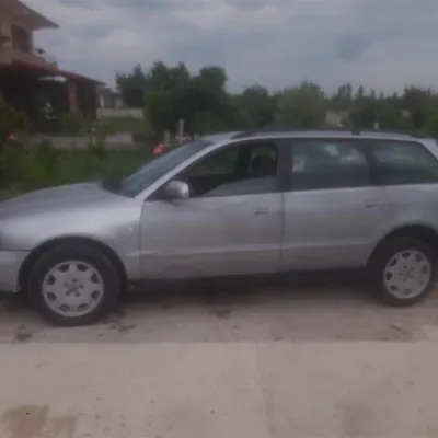 Audi A4 1998 në shitje