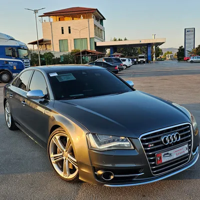 Audi S8