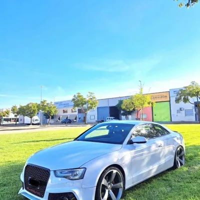Audi RS5 2011 në shitje