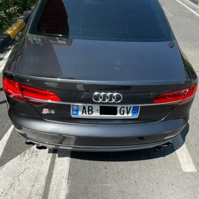 Audi S8