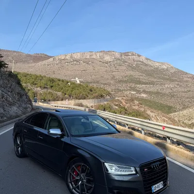 Audi S8