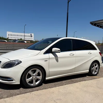 Mercedes-Benz B-class 2012 në shitje