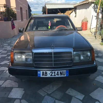 Mercedes-Benz W124