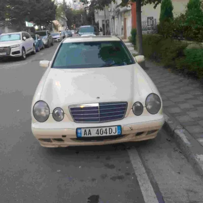 Mercedes-Benz E-class 2002 në shitje