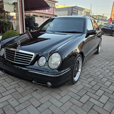 Mercedes-Benz E-class 2002 në shitje