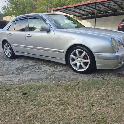 Mercedes-Benz E-class 2000 në shitje