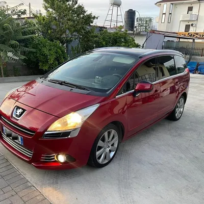 Peugeot 5008 2011 në shitje