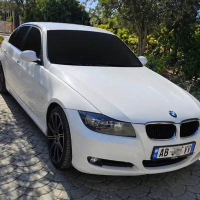 BMW 3 Series 2011 në shitje