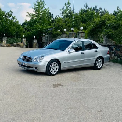 Mercedes-Benz C-class 2004 në shitje