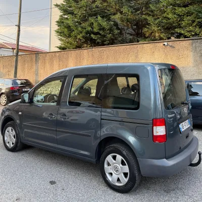Volkswagen Caddy 2007 në shitje