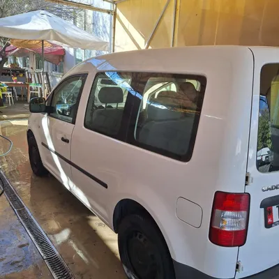 Volkswagen Caddy 2011 në shitje