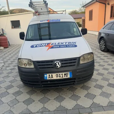 Volkswagen Caddy 2004 në shitje
