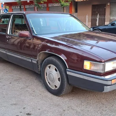 Cadillac Fleetwood 1990