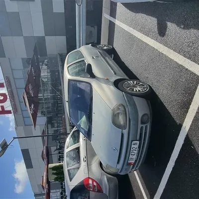 Renault Clio 1998 në shitje