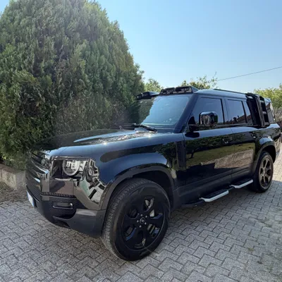 Land Rover Defender 2023 në shitje
