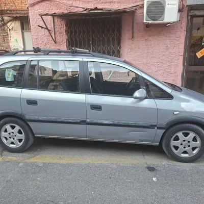 Opel Zafira 2000 në shitje