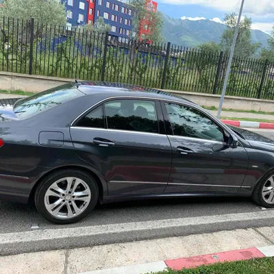 Mercedes-Benz E-class 2009 në shitje