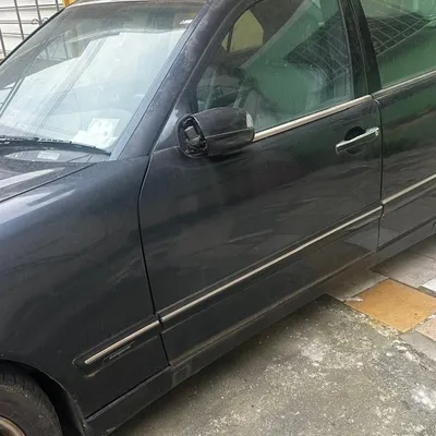 Mercedes-Benz E-class 2001 në shitje