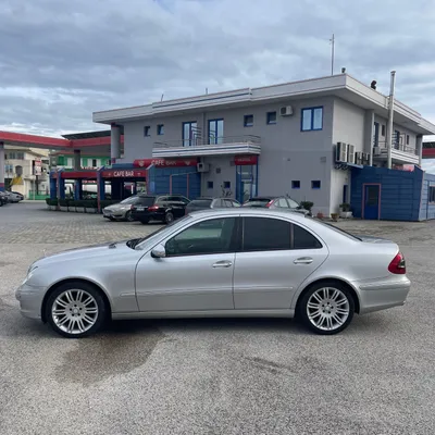 Mercedes-Benz E-class 2003 në shitje