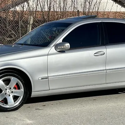 Mercedes-Benz E-class 2004 në shitje