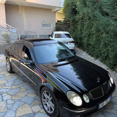 Mercedes-Benz E-class 2003 në shitje