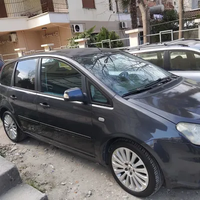 Ford C-MAX 2009 në shitje