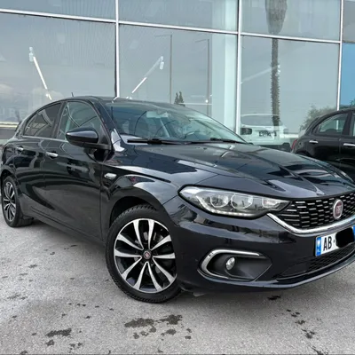 Volkswagen Golf 2018 në shitje