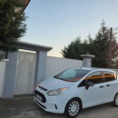 Ford B-MAX 2013 në shitje