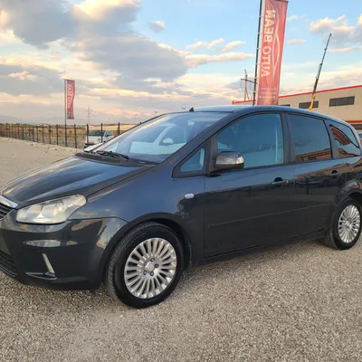 Ford Focus 2011 në shitje
