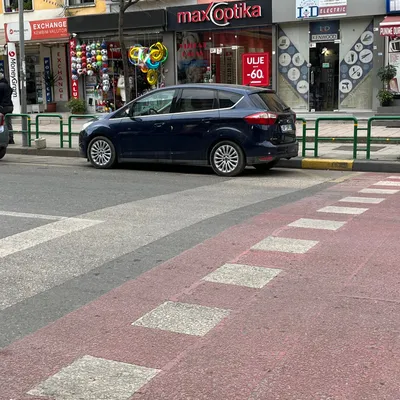 Ford C-MAX 2011 në shitje