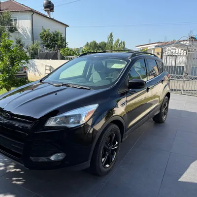 Ford Escape 2013 në shitje