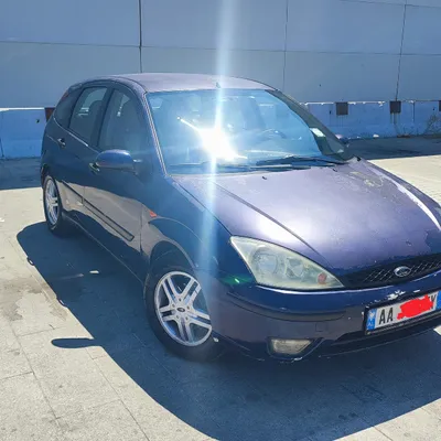 Ford Focus 2000 në shitje