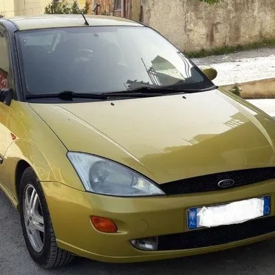 Ford Focus 2000 në shitje