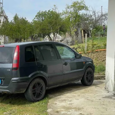 Ford Fusion 2003 në shitje