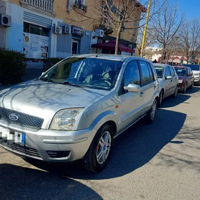 Ford Fusion 2003 në shitje