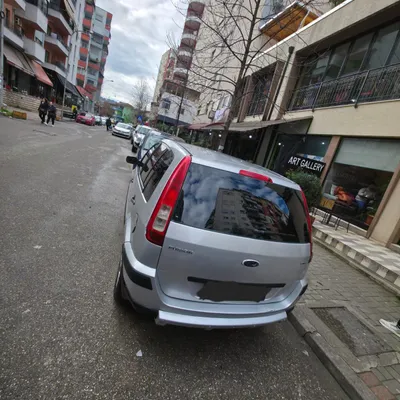 Ford Fusion 2007 në shitje