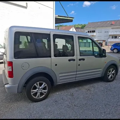Ford Tourneo Connect 2009 në shitje