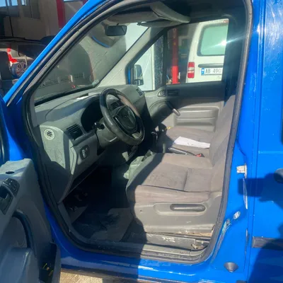 Ford Tourneo Connect 2005 në shitje