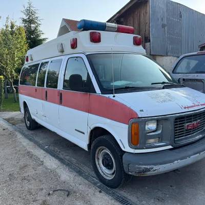 GMC Savana