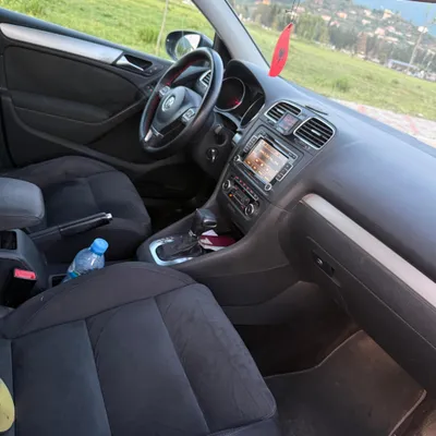 Volkswagen Golf 2010 në shitje
