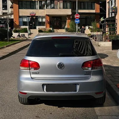 Volkswagen Golf 2012 në shitje