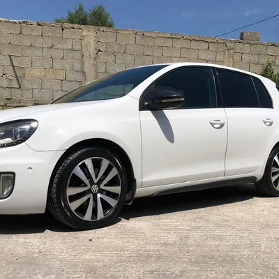 Volkswagen Golf 2011 në shitje